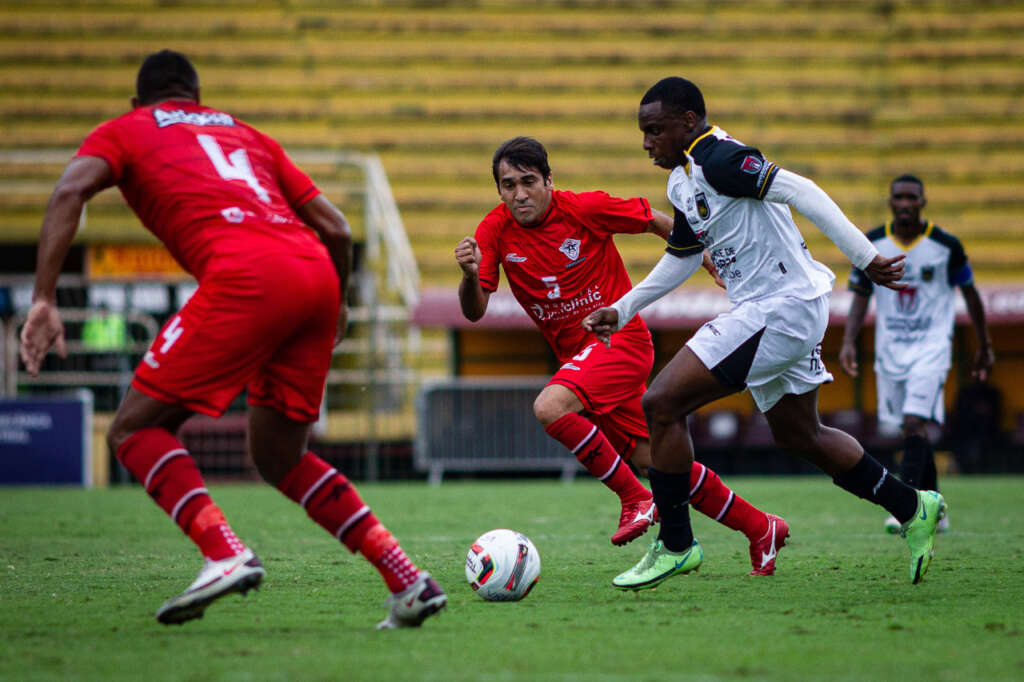 Volta Redonda 4 x 0 Atlético-CE – Voltaço goleia Águia no Raulino de Oliviera