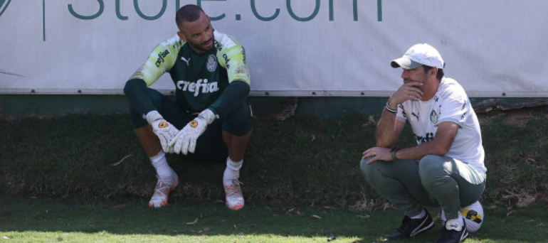 Abel e Weverton em treino do Palmeiras