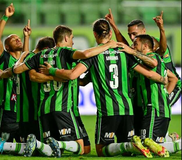 América-MG 4 x 1 Juventude - Coelho festeja a Páscoa 2 america joelhos juventude 2022 e1650155267869