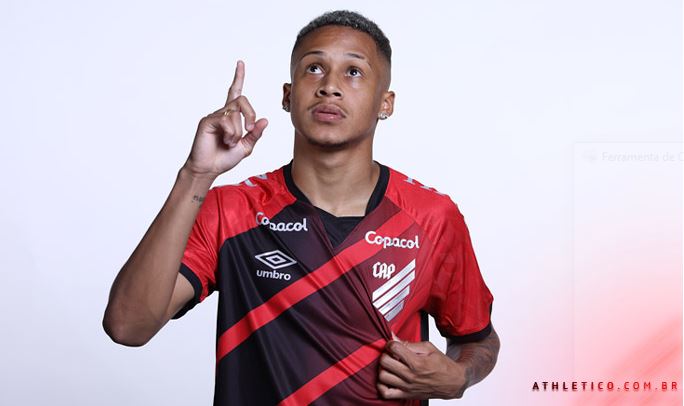 Athletico anuncia atacante que estava na Ucrânia: "Amo esse clube" 2 athletico2