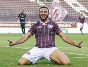 Ponte Preta anuncia lateral e meia para a Série B