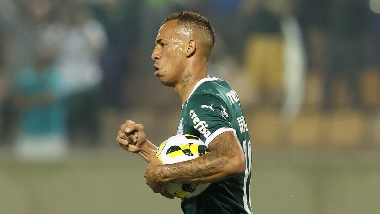 Após gol, atacante vê Palmeiras ‘retomando confiança’ na temporada