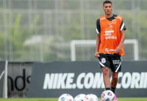 Atacante troca Corinthians por time da Série B