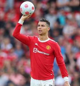 Inglês: Cristiano Ronaldo volta aos treinos após morte de seu filho