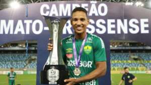 Jovem lateral multicampeão entra no radar de clubes europeus