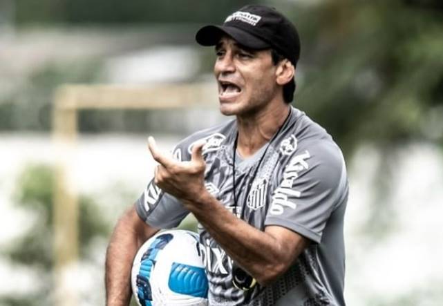fabian bustos em treino do santos