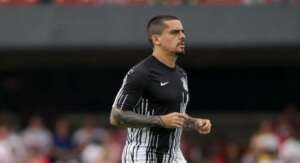 Fagner não se recupera e desfalca o Corinthians na estreia da Copa Libertadores