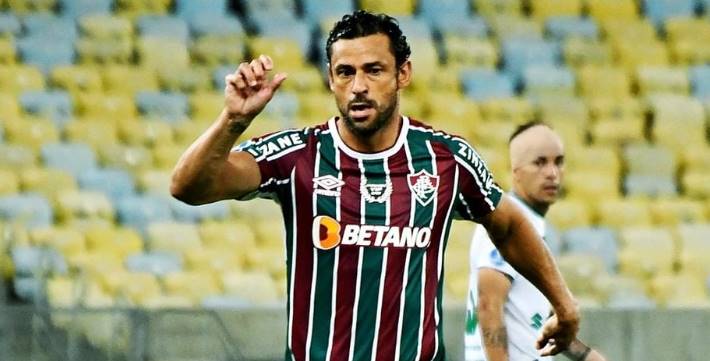 fred jogando pelo fluminense