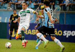 Camisa 10 admite alerta ligado no Guarani