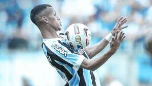 GAÚCHO: Grêmio vence Ypiranga e levanta o pentacampeonato