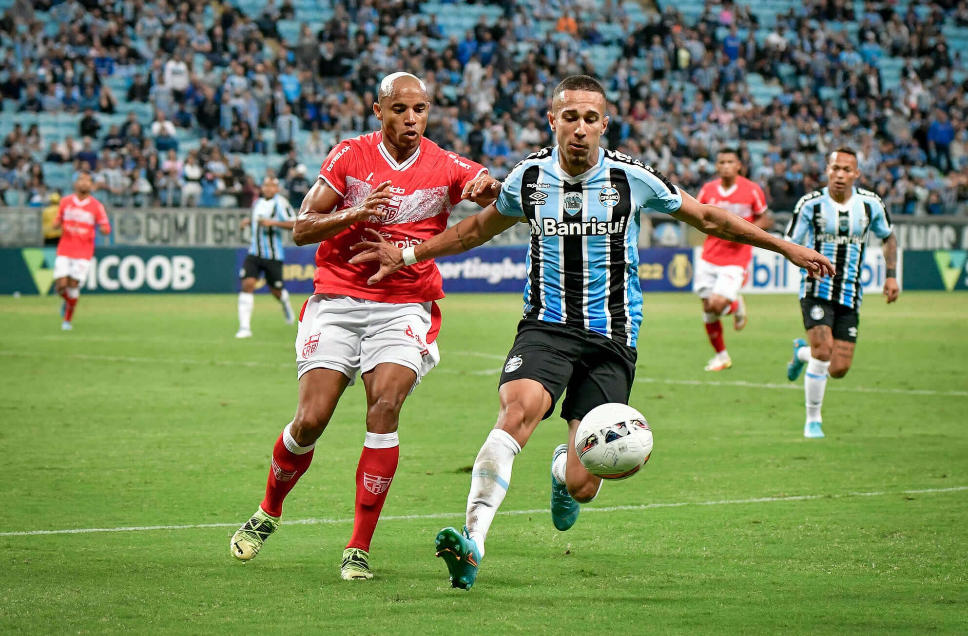 SÉRIE B: Grêmio assume a ponta, Cruzeiro chega ao G4 e Ponte se reabilita