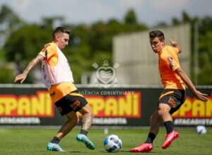 Botafogo tenta tirar atacante do Corinthians