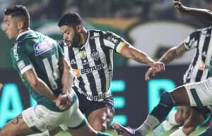 Goiás 2 x 2 Atlético-MG - Hulk marca, mas Galo só empata na Serrinha