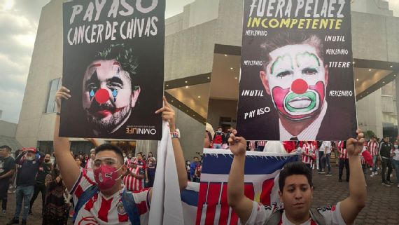 Torcida depreda e invade hotel para tentar agredir jogadores do Chivas