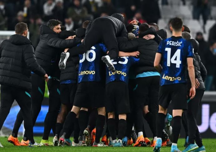 ITALIANO: Internazionale bate Juventus e segue na cola dos líderes Milan e Napoli