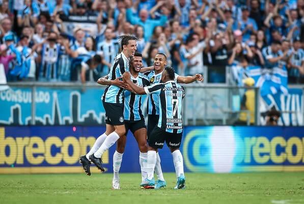 jogadores comemoracao gremio 2022 01