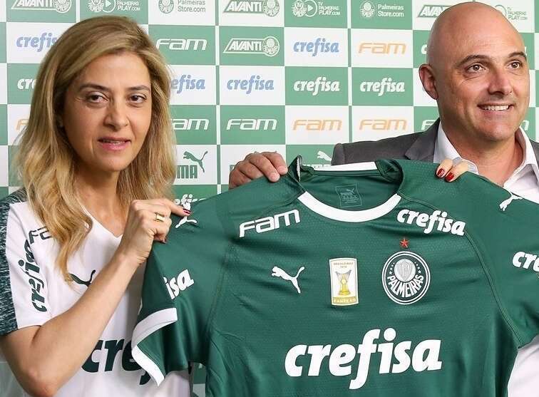 leila pereira e mauricio galiotte posam com a camisa do palmeiras 1610631317887 v2 4x3 e1649823059236