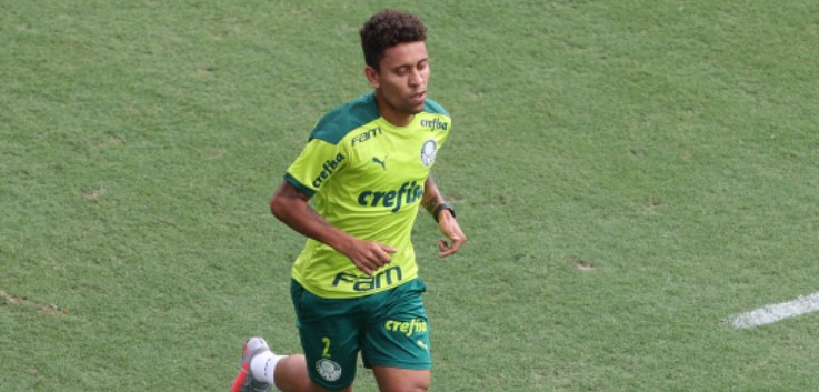 Marcos Rocha renova com o Palmeiras