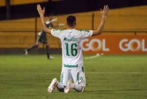 Volante-artilheiro da Chapecoense é exaltado por Kleina