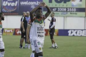 Brusque faz jogo duro e não libera volante para a Ponte Preta