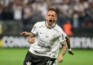 Atuação do Corinthians empolga volante