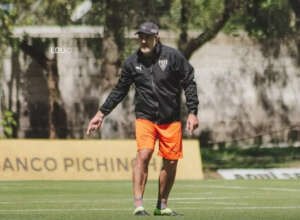 Goleada para o Atlético-GO causa saída do técnico da LDU