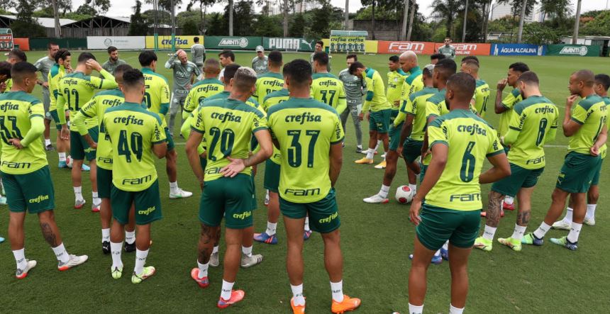 Torcida apoia Palmeiras com festa na porta do CT e recebe carinho dos jogadores 2 palmeiras 1