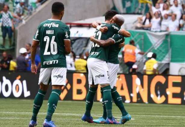 Palmeiras reverte vantagem do São Paulo, faz 4 a 0 e é campeão