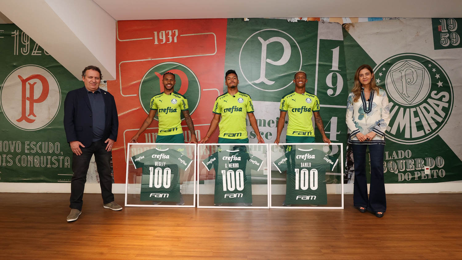 Palmeiras homenageia trio da geração campeã vindo da base
