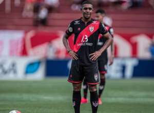 Ponte Preta encaminha acerto com mais dois