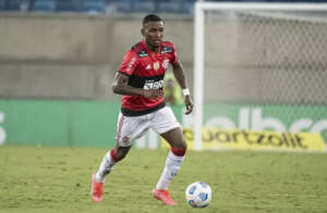 Red Bull Bragantino acerta com lateral do Flamengo