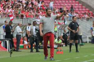 Náutico oficializa retorno de experiente treinador