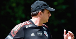 Rogério Ceni comanda treino e faz ajustes no São Paulo