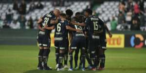 Zagueiro se revolta com primeiro tempo do Santos: 'Foi horrível'