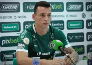 Goiás apresenta ex-zagueiro do Atlético-MG: 