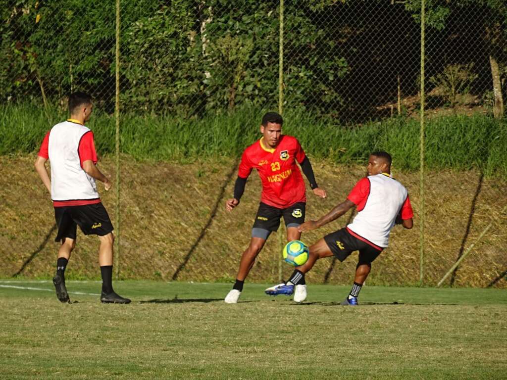 Série D: São Bernardo busca no clássico a primeira vitória no nacional