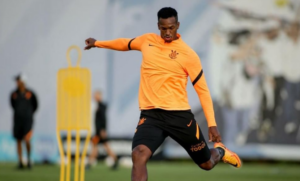 Corinthians faz atividade dupla com titulares e reservas