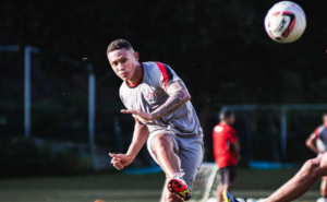 Série C: Atacante treina entre titulares do Vitória
