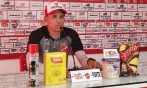 Série B: Presidente do Vila Nova banca treinador