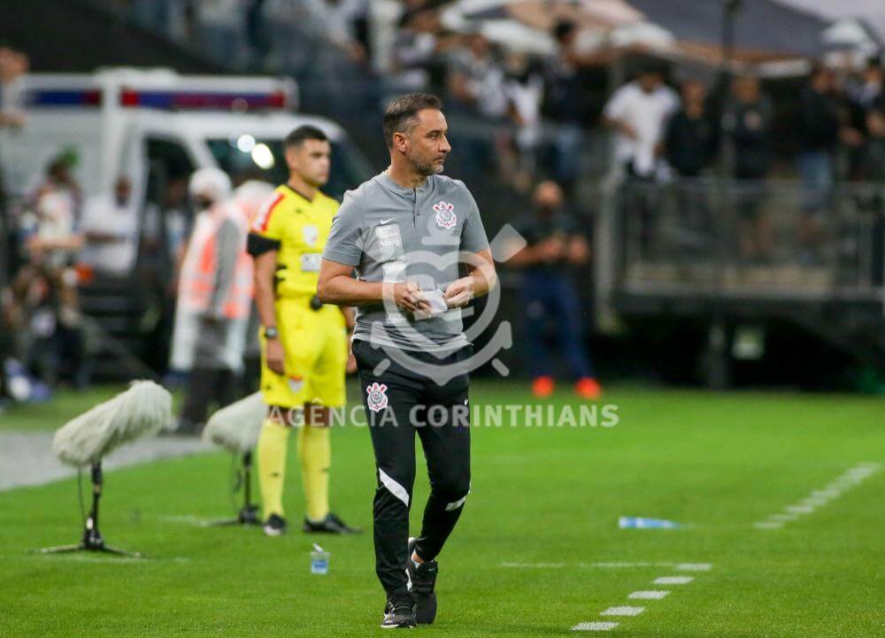 vitor pereira treinador corinthians 2022 013