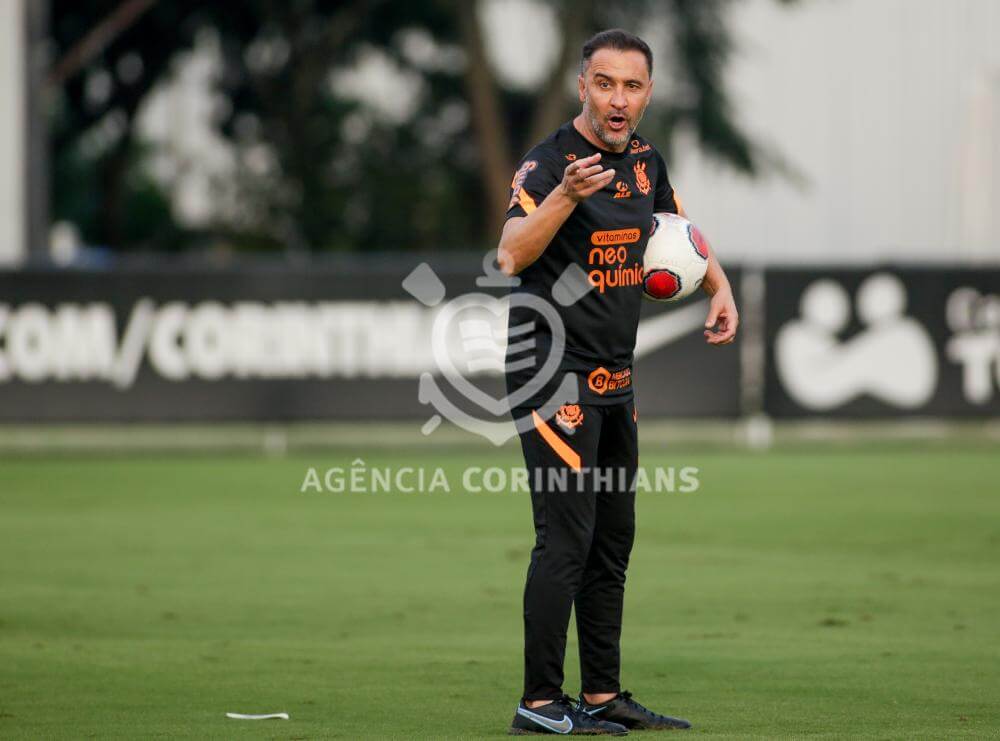 vitor pereira treino corinthians 2022 012