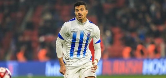 Atacante brasileiro projeta participação na Liga dos Campeões