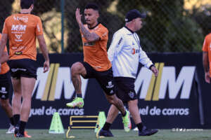 Com vantagem do empate, Atlético-MG mira liderança do grupo e terá apoio da torcida
