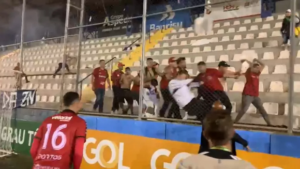 Série C: Torcidas entram em confronto em duelo gaúcho; clubes repudiam. VEJA VÍDEO