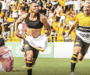 Criciúma 3 x 0 CRB - Tigre 'pega elevador' e deixa rival na lanterna