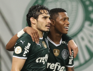 Abel defende Veiga na seleção e elogia vitória do Palmeiras
