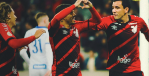 Athletico-PR 2 x 1 Avaí – Vitória do Furacão e gol inusitado do Avaí