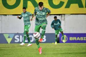 Série B: Gilson Kleina tem dúvidas e uma novidade para armar Chapecoense