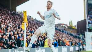 INGLÊS: De Bruyne brilha, anota quatro gols, City goleia e abre três pontos do Liverpool