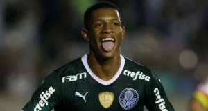 Weverton 'prepara' Danilo para trote na seleção e festeja boa fase do Palmeiras